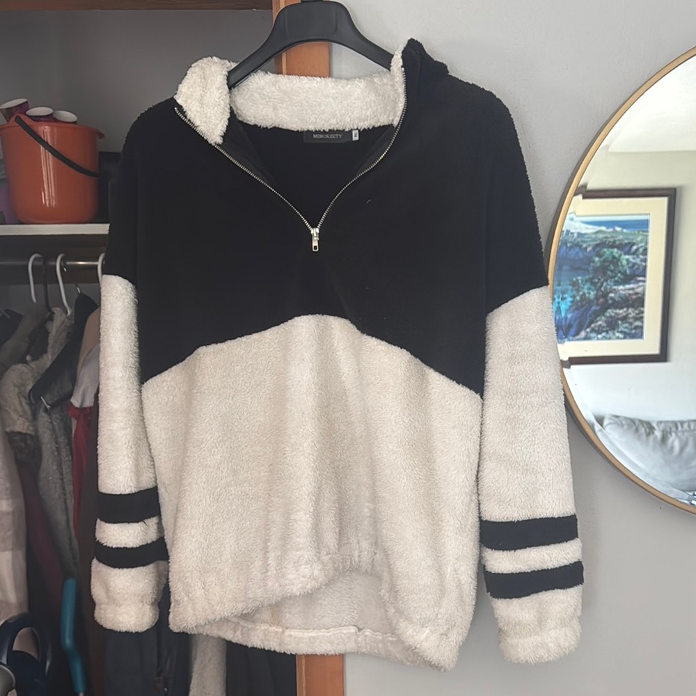 Black and White Fleece Pullover